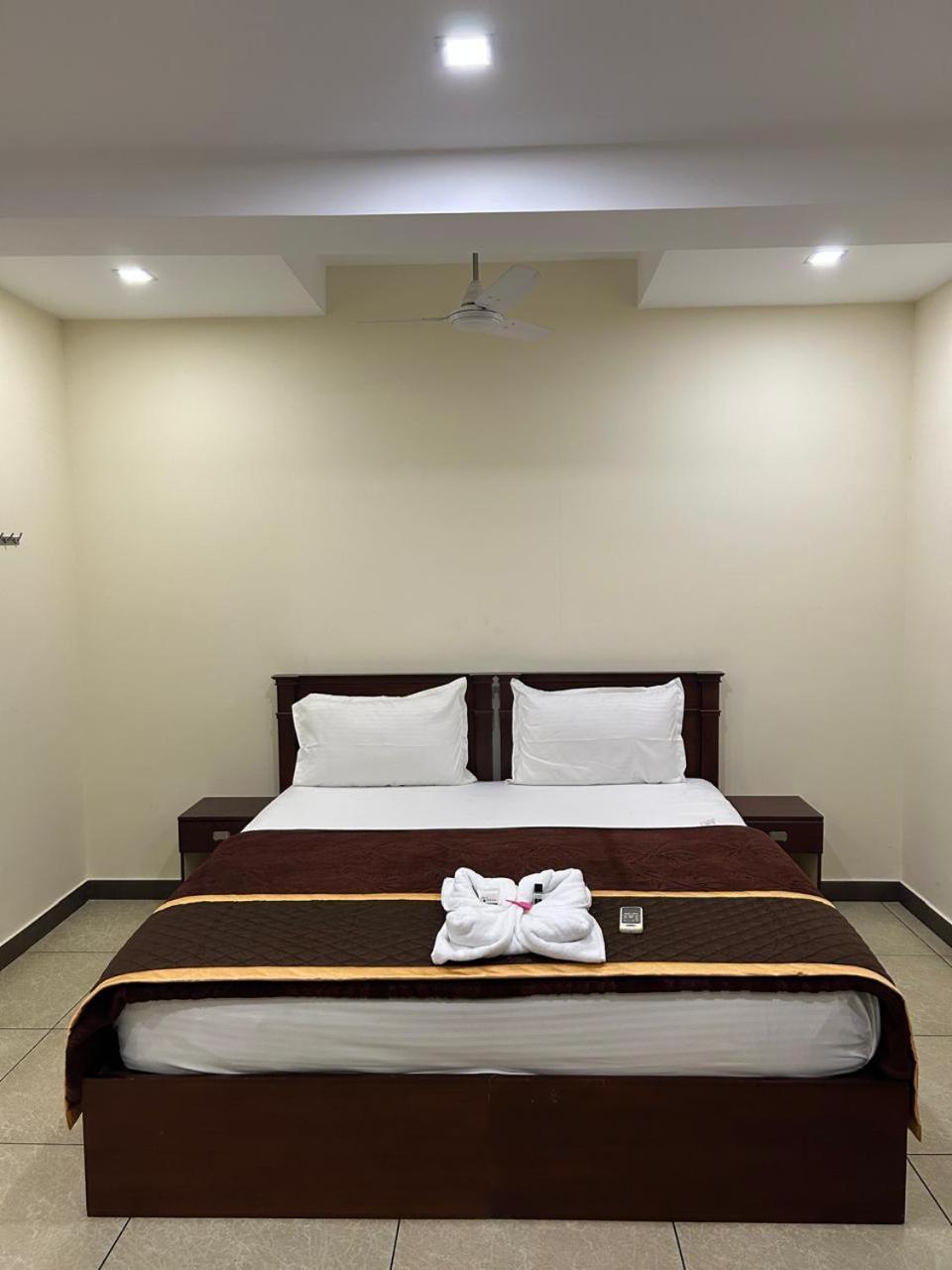 K V Suites Kochi Eksteriør bilde