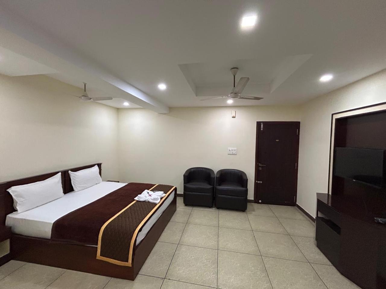 K V Suites Kochi Eksteriør bilde