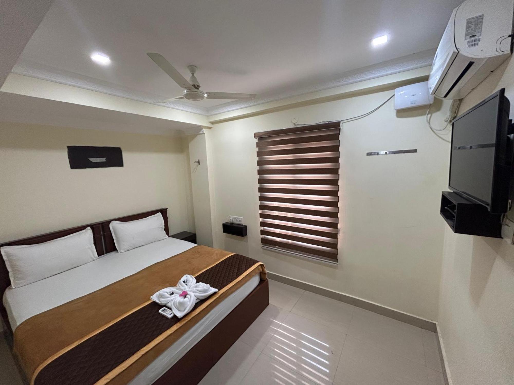K V Suites Kochi Eksteriør bilde